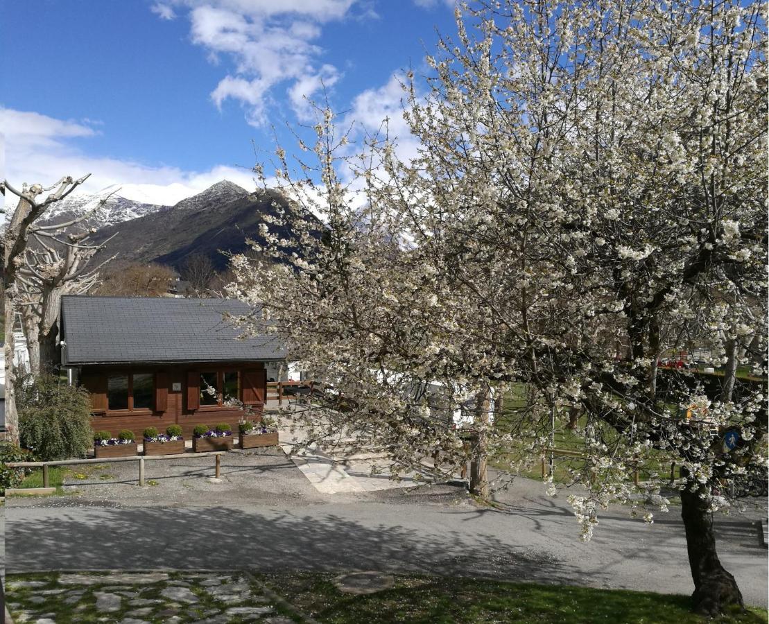 Bungalows Nou Camping La Guingueta D'Aneu Buitenkant foto
