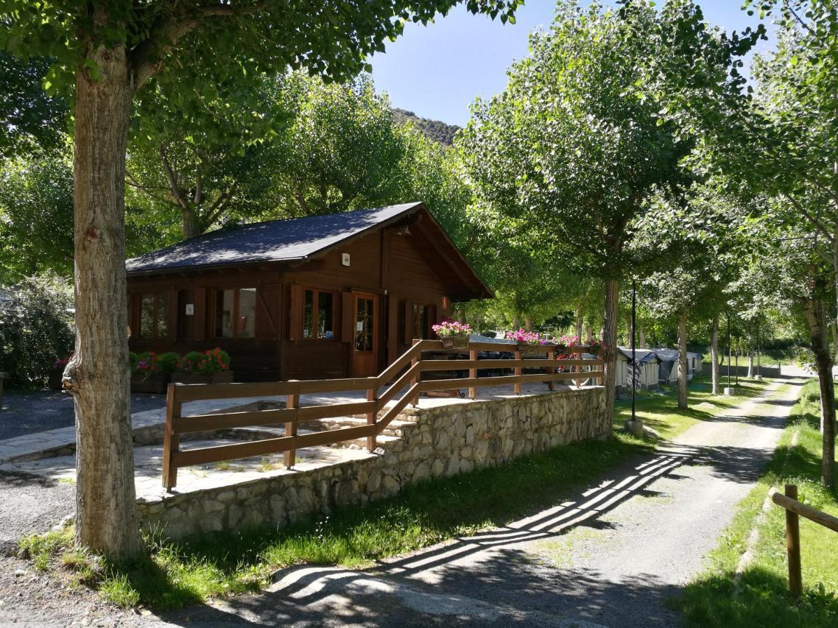 Bungalows Nou Camping La Guingueta D'Aneu Buitenkant foto