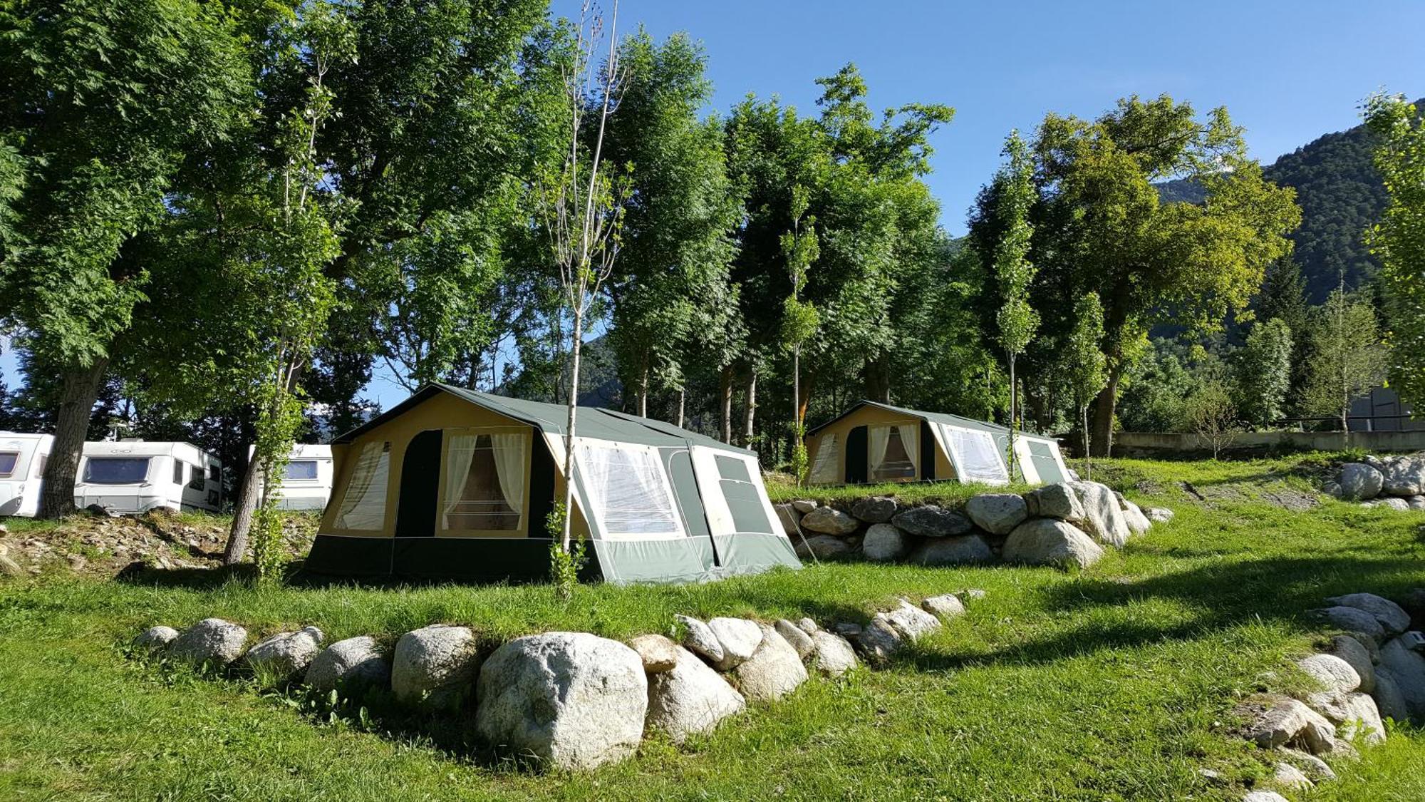 Bungalows Nou Camping La Guingueta D'Aneu Buitenkant foto