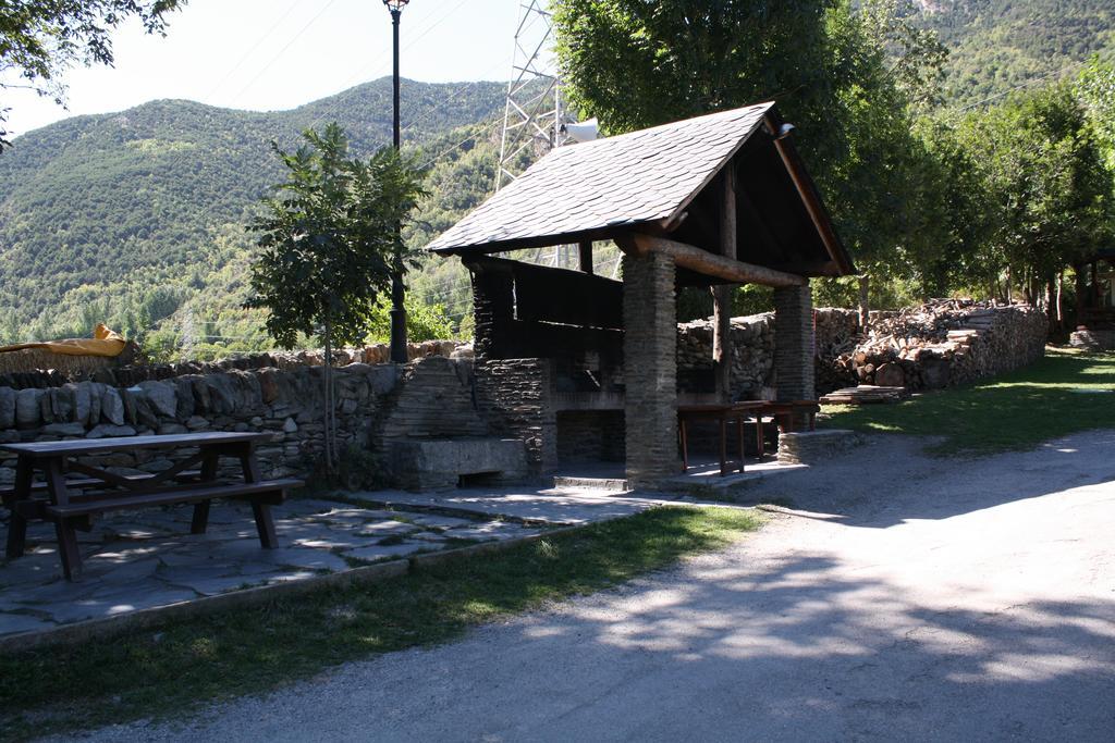Bungalows Nou Camping La Guingueta D'Aneu Buitenkant foto
