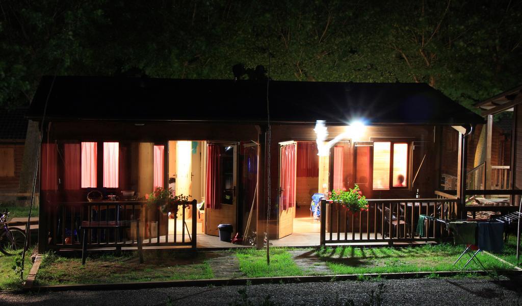 Bungalows Nou Camping La Guingueta D'Aneu Buitenkant foto