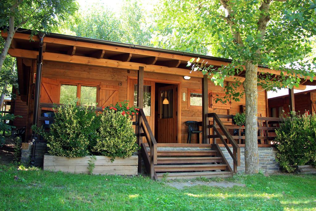 Bungalows Nou Camping La Guingueta D'Aneu Buitenkant foto