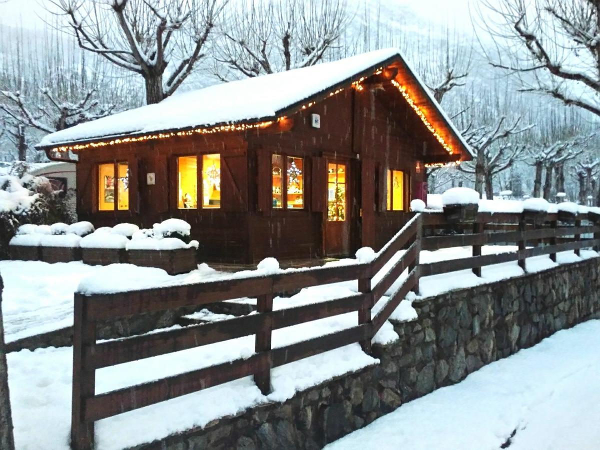 Bungalows Nou Camping La Guingueta D'Aneu Buitenkant foto