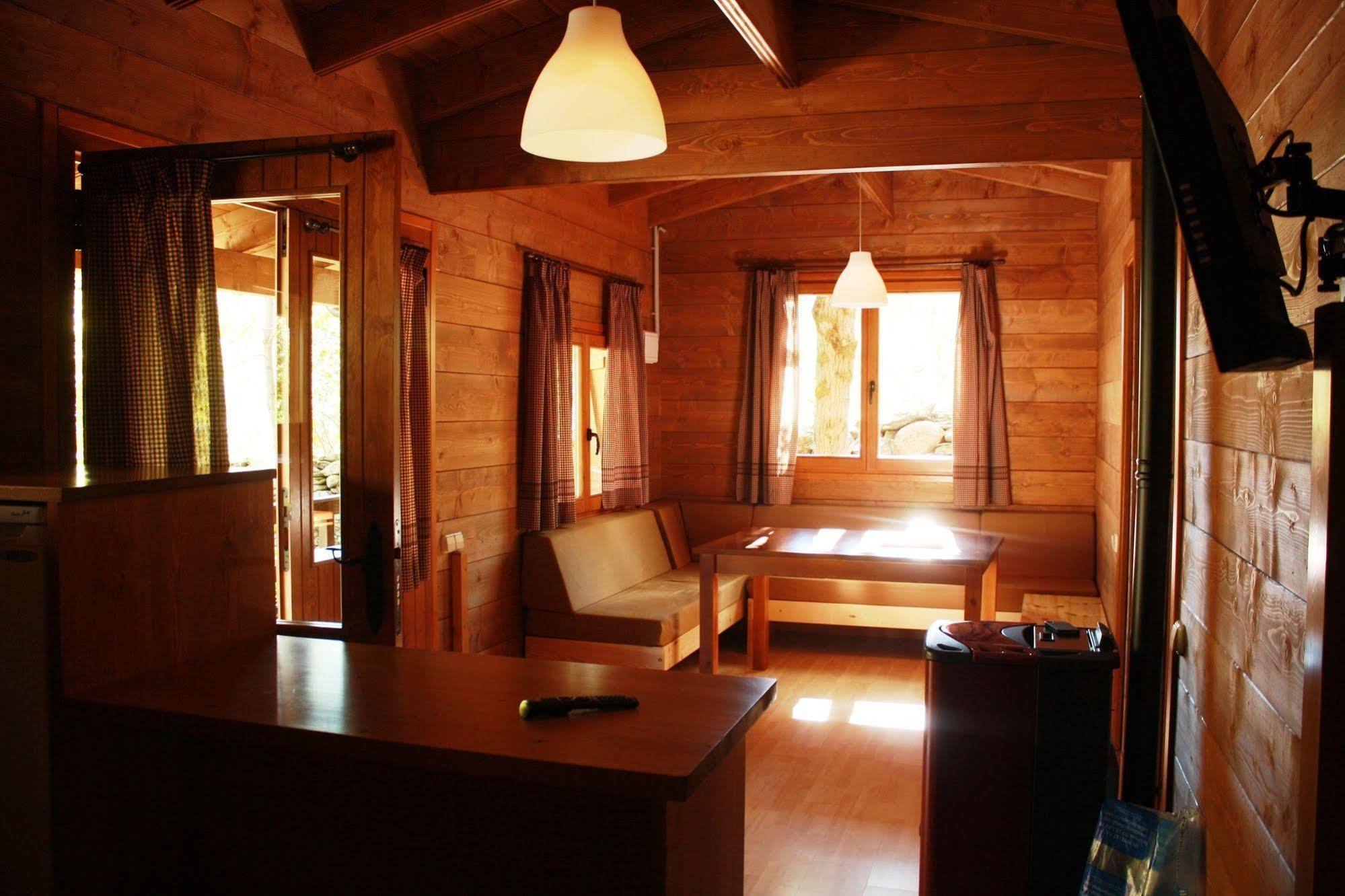 Bungalows Nou Camping La Guingueta D'Aneu Buitenkant foto