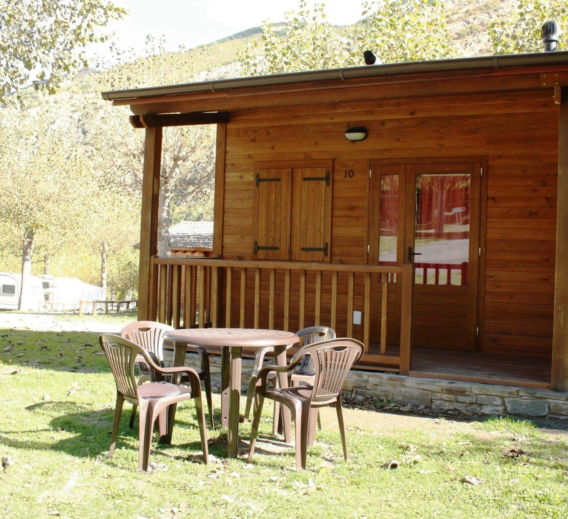 Bungalows Nou Camping La Guingueta D'Aneu Buitenkant foto