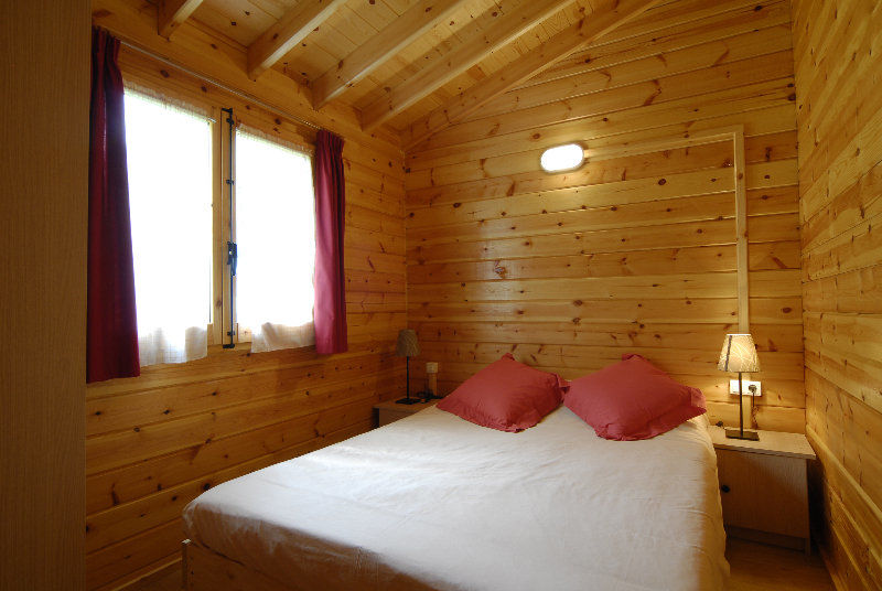 Bungalows Nou Camping La Guingueta D'Aneu Buitenkant foto